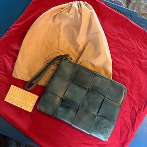 Patricia Nash Italian Leather Teal Cassini Wristlet Clutch